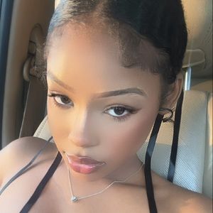 Meet your Posher, Janiah